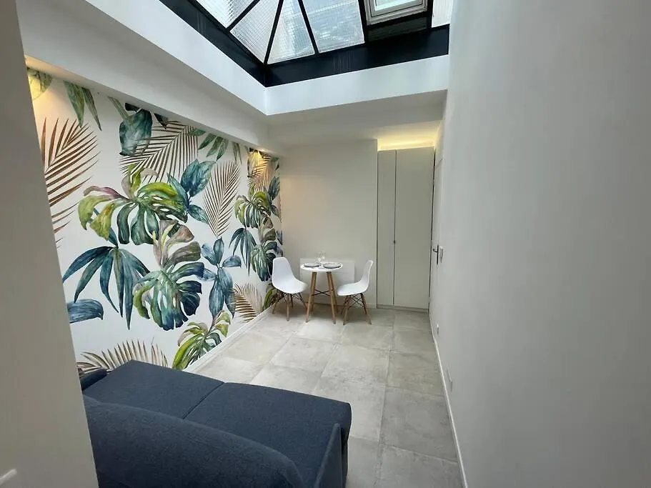 Bright Studio Apartment In The Heart Of Paris 0*,  France
